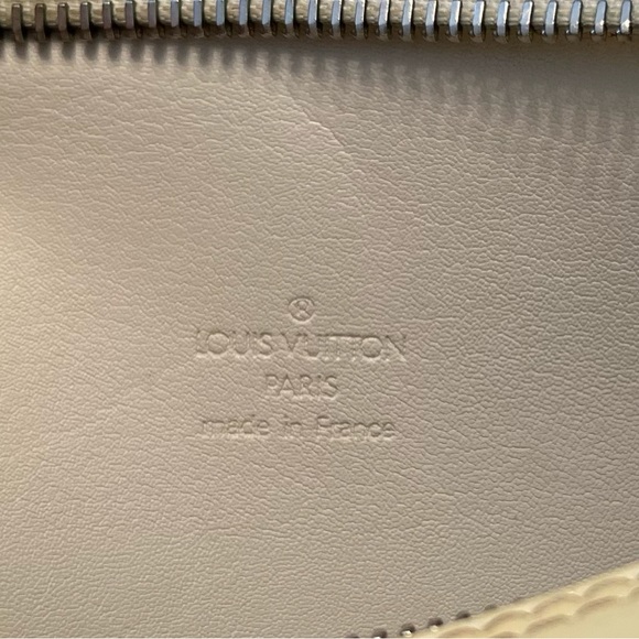 LOUIS VUITTON Vernis Yellow Leather Bedford Monogram Shoulder Bag - Picture 13 of 14